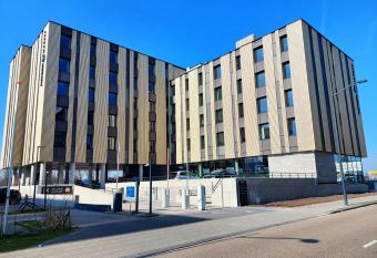 Fletcher Hotel Rotterdam-Airport allows 18 year olds to book a room