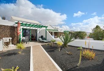 Jardin del Sol 22 has Balcony rooms