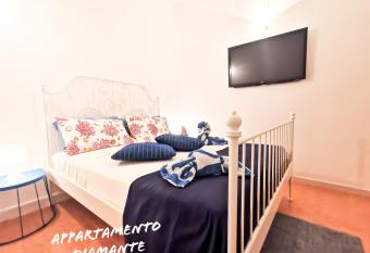 Appartamento Diamante Tropea allows 18 year olds to book a room