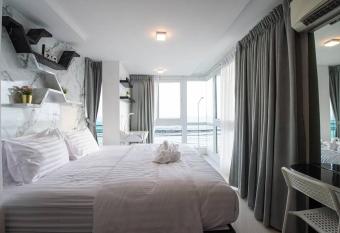 Sea View @The Ultimate River Beach @Rayong has Balcony rooms