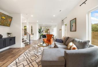 The Elm - Urban Downtown Home - South Fayetteville has Balcony rooms