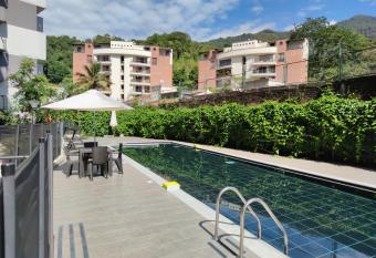 Piso 11 Espl  ndida vista a las monta  as de Calambeo, 3 Habitaciones, capacidad 6 personas has Balcony rooms