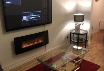 Lanarkshire heights has rooms with a private hot tub