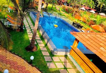 Coco Teros Resort allows 18 year olds to book a room