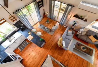 Doomben Ridge Accommodation allows 18 year olds to book a room