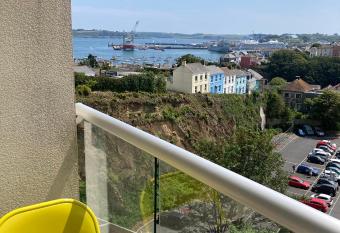 5 Porth Gwel has Balcony rooms