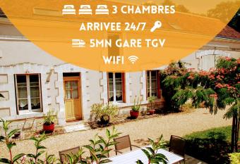 Long  re avec jardin - Vall  e du Loir has Balcony rooms