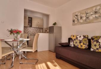 Apartments Cambellezza has Balcony rooms