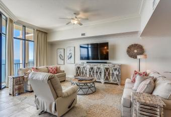 Phoenix West II 3007 has Balcony rooms