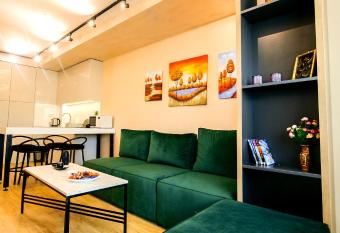 Gondola 2 Apartmani Pavlovic Lux allows 18 year olds to book a room