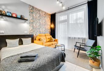 PAPUGA Apartment ~ 700m Main Square ~ Self check-in 24h allows 18 year olds to book a room