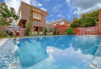 EKOSTAY - Zoh Villa allows 18 year olds to book a room