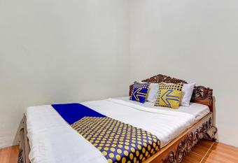 SPOT ON 90744 Alika Homestay allows 18 year olds to book a room