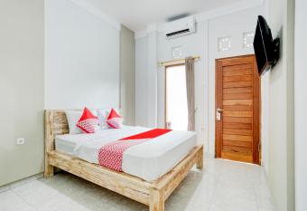 OYO 90756 Melasti Hills Room & Cafe allows 18 year olds to book a room