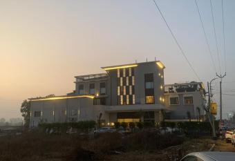 The Stella Hotel & Resort allows 18 year olds to book a room