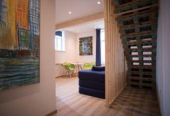 Der-einstige-TAUBENSCHLAG-in-der-Hofstallung-2-geschossiges-Deluxe-Maisonette-Apartment has Balcony rooms