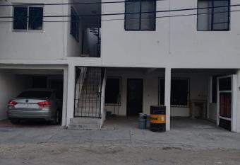 La casa Jorge & Marvin allows 18 year olds to book a room