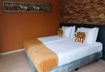 East Meets West Bed and Breakfast allows 18 year olds to book a room