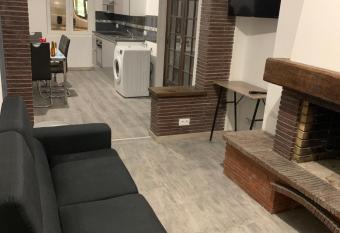 Le Vanina allows 18 year olds to book a room