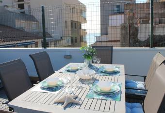 Precioso   tico d  plex en Calafell Platja allows 18 year olds to book a room