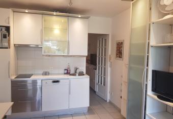 bel appartements allows 18 year olds to book a room