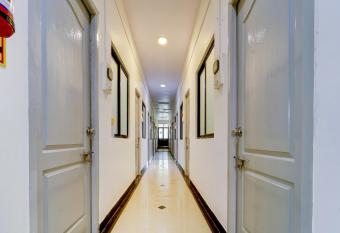 Flagship 83841 Magical Crown Inn allows 18 year olds to book a room