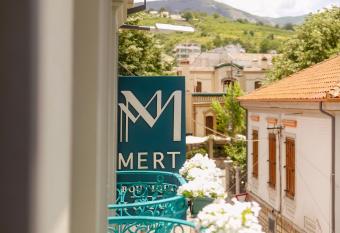Mert Boutique Hotel has Balcony rooms