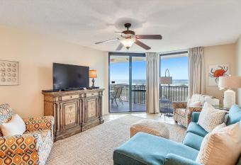 Phoenix 7 215 has Balcony rooms