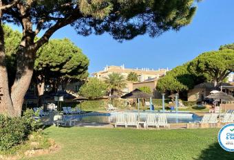 Bicos T CIP allows 18 year olds to book a room