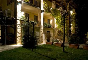 Agriturismo Cascina Rosengana allows 18 year olds to book a room