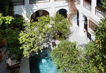 Riad Les Yeux Bleus allows 18 year olds to book a room