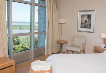 Maran Suites & Towers allows 18 year olds to book a room