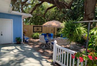 Mini Studio: 10 min/Siesta Key/Private entrance/ has Balcony rooms