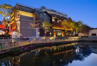 The Yun Collection Guangzhou Yong Qing Fang allows 18 year olds to book a room