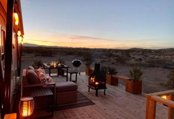 JTHAVN Joshua Tree Desert RV Stargazing allows 18 year olds to book a room