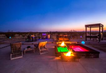 JTHAVN Joshua Tree Mojave Orange Villa Spa and Swing Bed has Balcony rooms