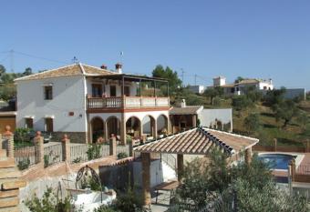 Villa Quintana allows 18 year olds to book a room