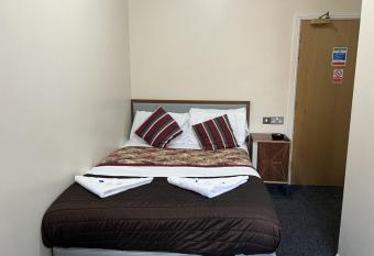 The Roadhouse Hotel allows 18 year olds to book a room