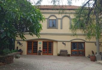 Aloha Menlyn Lodge Ensuite Rooms with shower all with own entrance and unlimited free WiFi allows 18 year olds to book a room