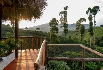 Eco Hotel Glamping El Silencio allows 18 year olds to book a room