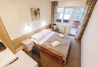 Penzi  n BEREA has Balcony rooms