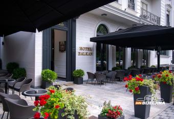 HOTEL BALKAN has Balcony rooms