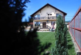 PENSIUNEA SOFIA has Balcony rooms