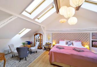 Kalina Apartments allows 18 year olds to book a room