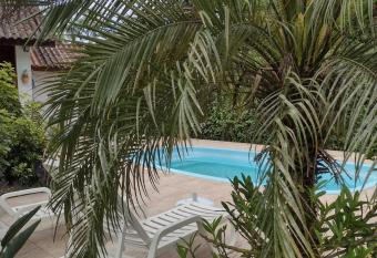 Armaz  m do Porto, Chal   Azal  ia allows 18 year olds to book a room