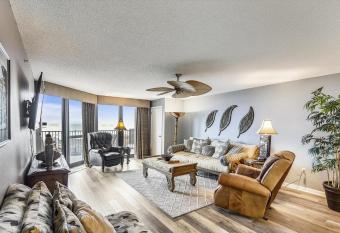 Phoenix 6 Unit 308 has Balcony rooms