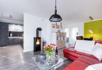 Fewo Kapit  n James Cook Olpenitz has Balcony rooms