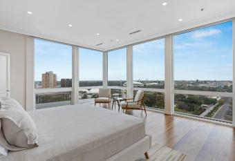 Swainson at M1 has rooms with a private hot tub