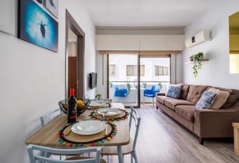 Eleni   s 1-BR Apt in Larnaca Center allows 18 year olds to book a room