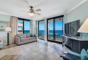 Phoenix X 817 has Balcony rooms